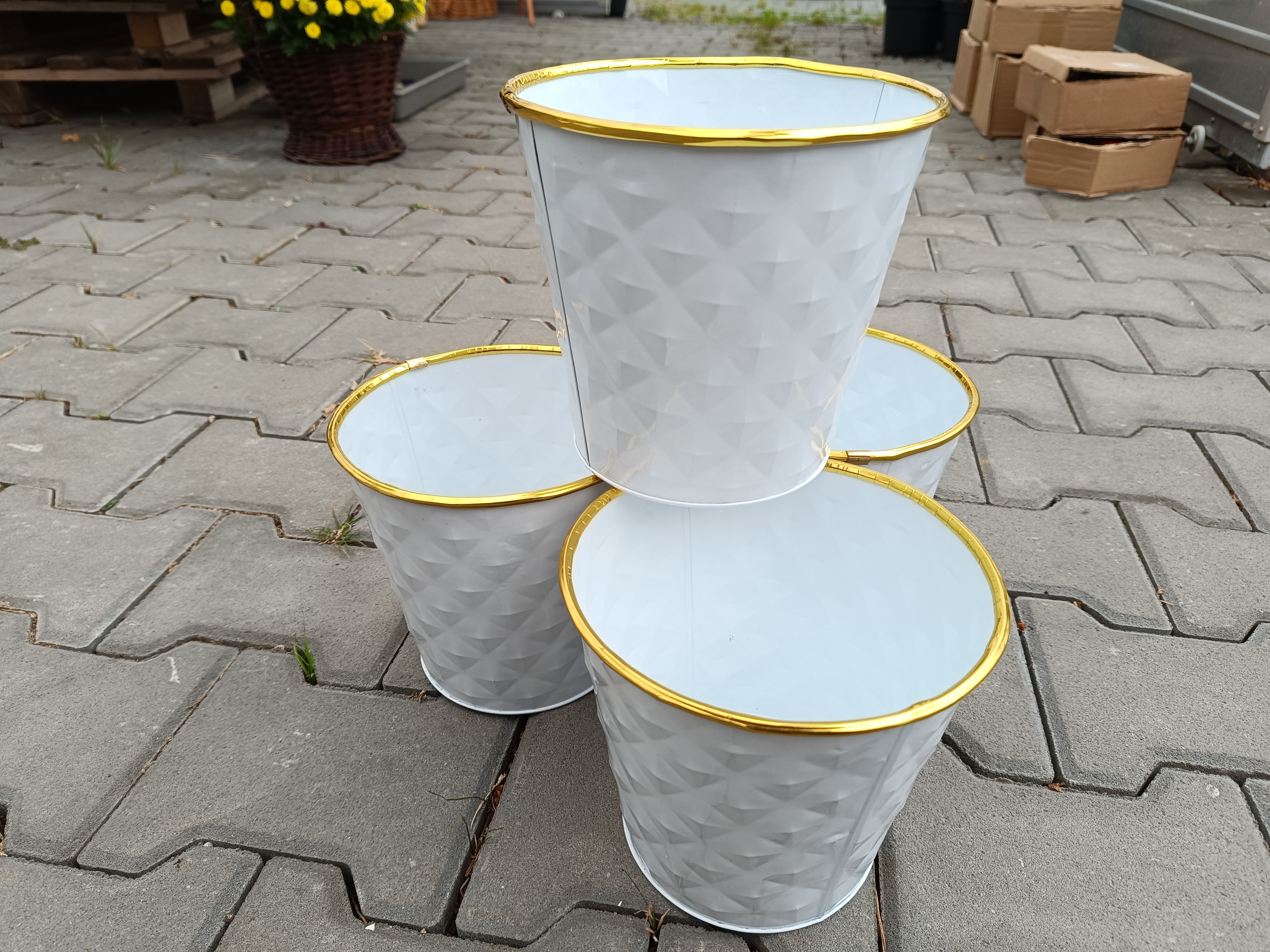 Obal na květináč plech bílý 18cm kulatý se vzorem zlaty