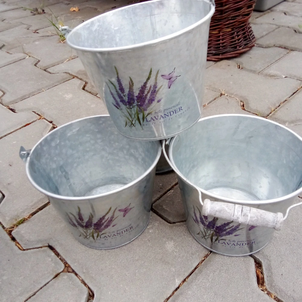 Dekorativní kyblík - plech 13 cm - levandule