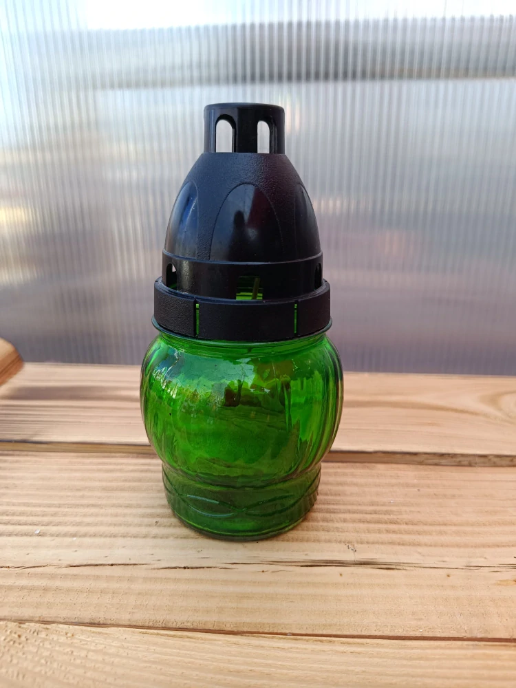 Svícen hřbitovní - zelená 15cm sklo