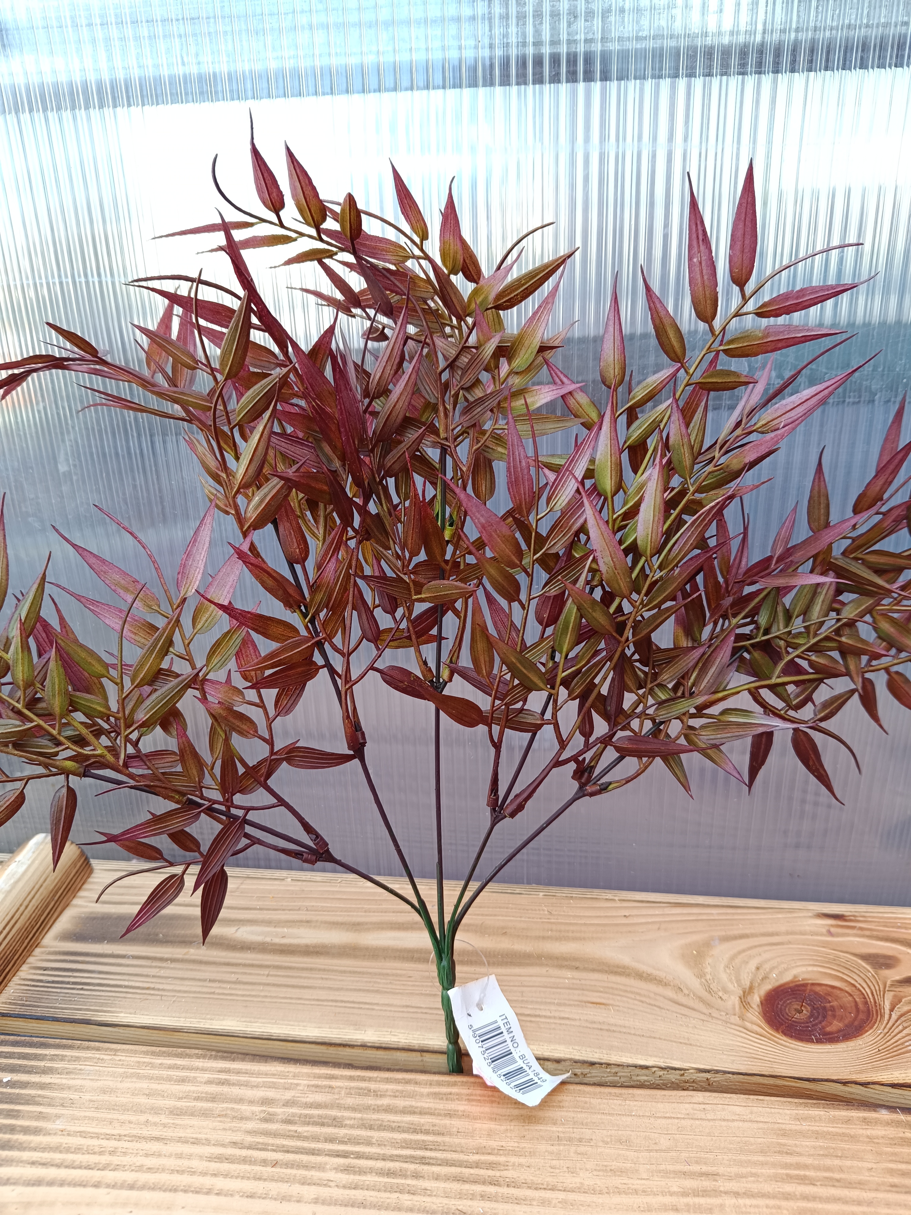 Plastový dekorační list 4cm výška: 42cm purpurová