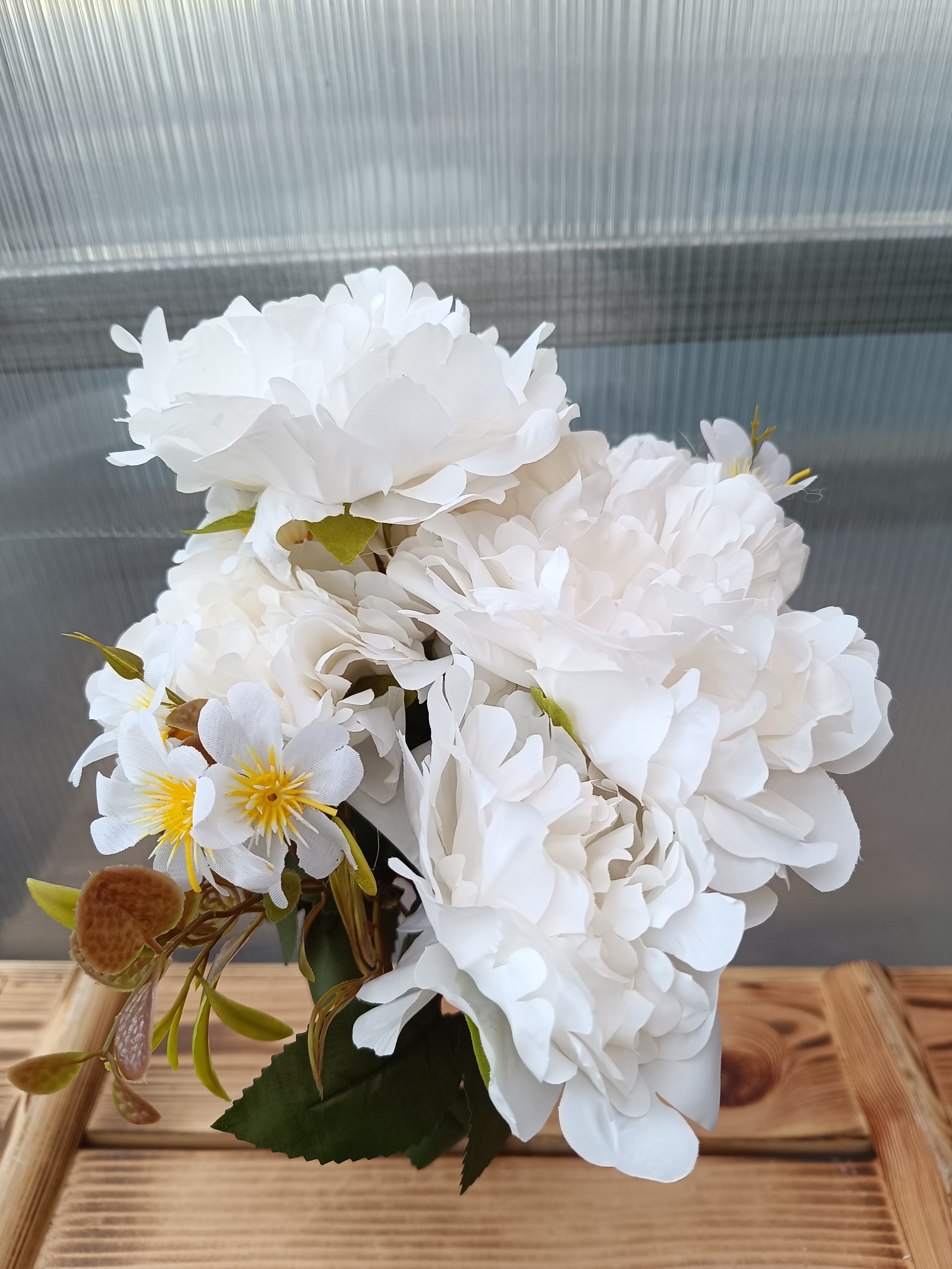 Plastová kytice - pivoňka - bílá 46cm