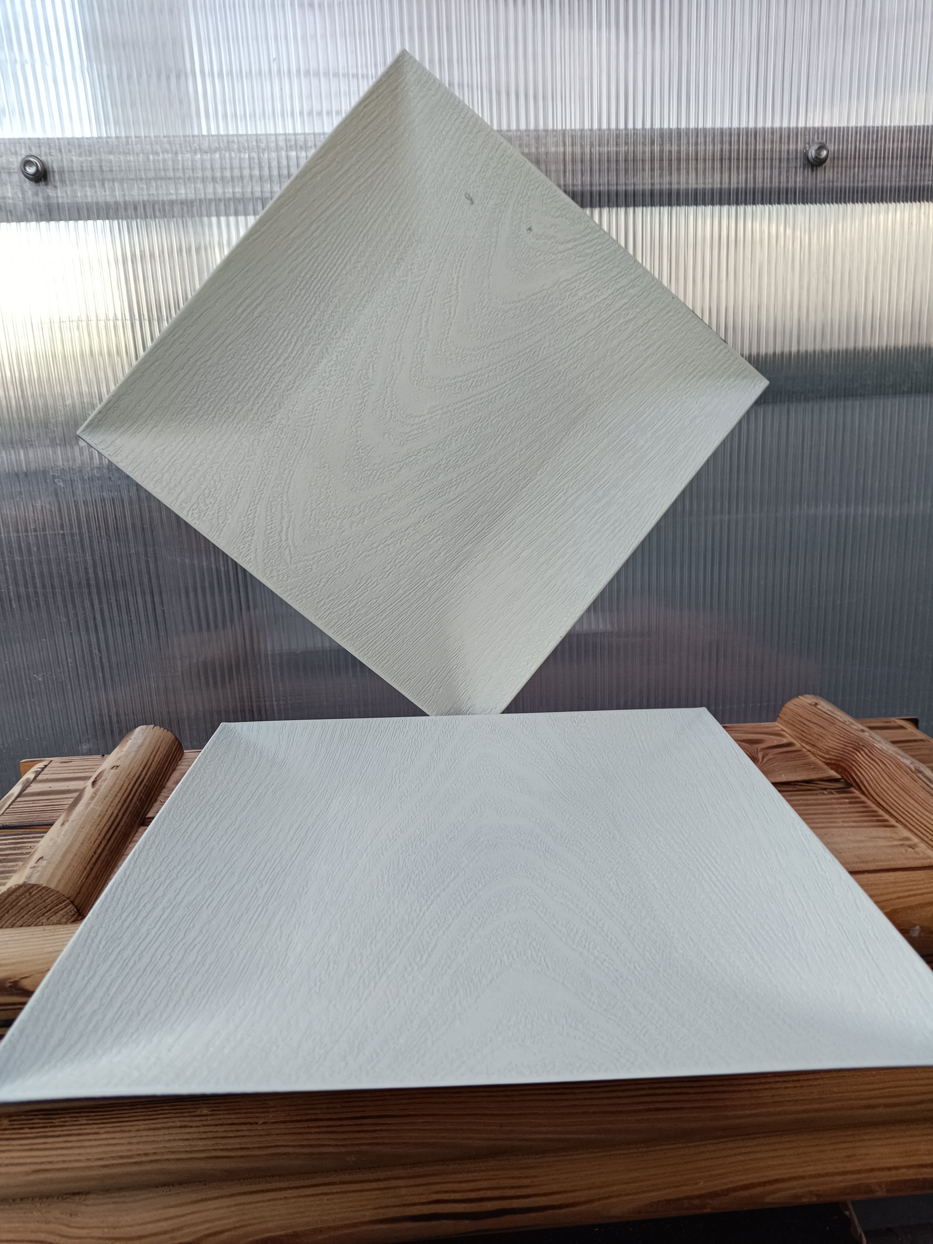Dekorační talíř čtverec bílý - plast 30cm