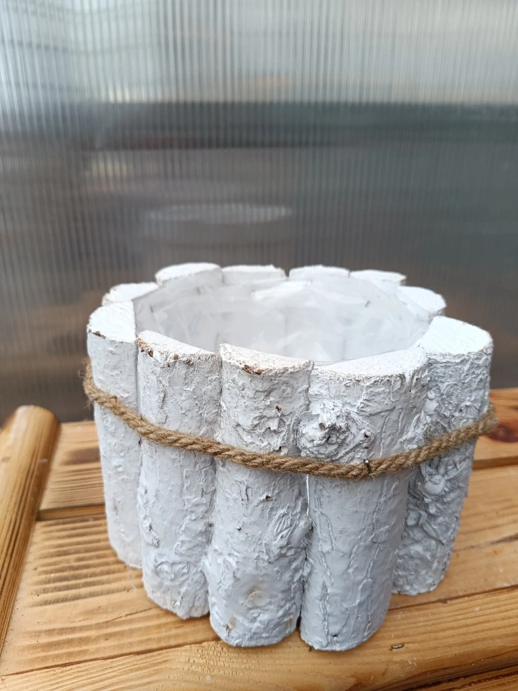 Dřevěný dekorační truhlík Kůra bílý juta kulatý 18cm