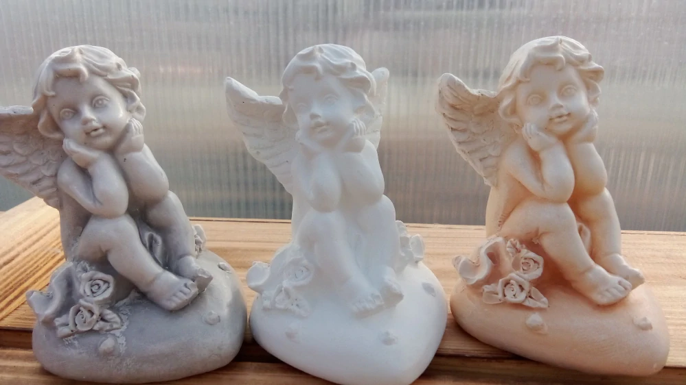Andělíček - sádrová figurka v.9cm bílá