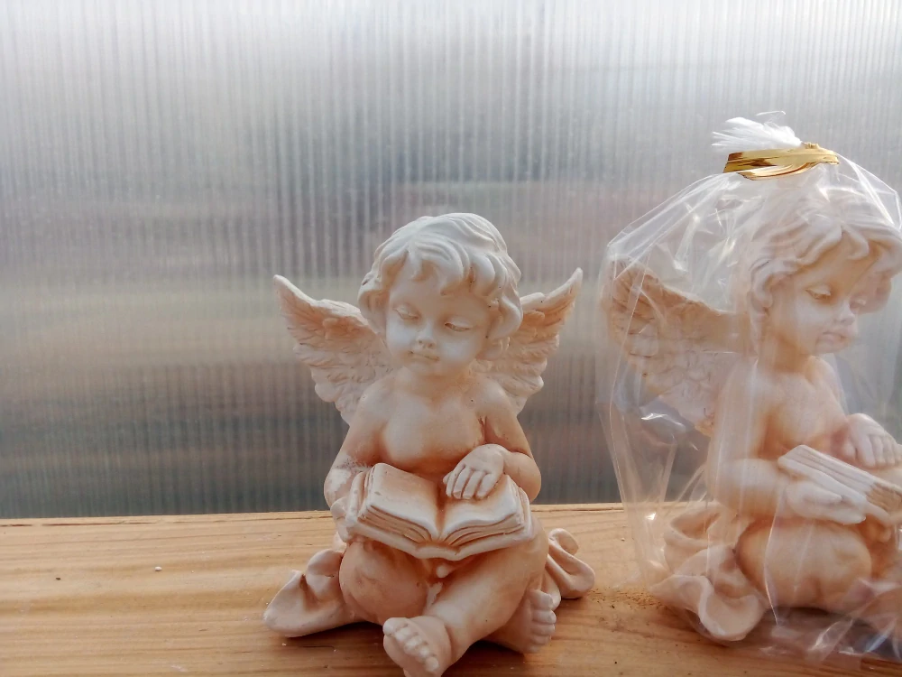 Andělíček - sádrová figurka v.10cm krémová