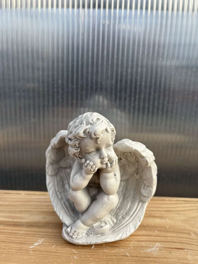 Andělíček - sádrová figurka v.10cm šedá