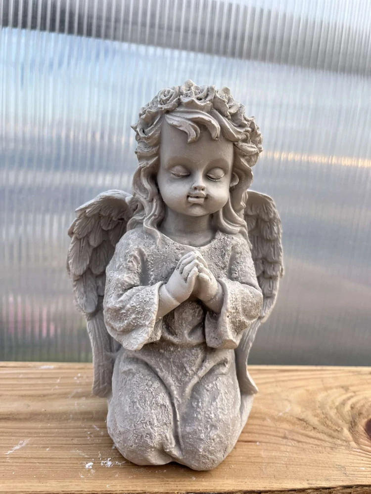 Andělíček - sádrová figurka v.16cm šedá