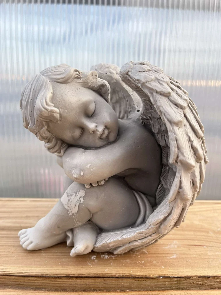 Andělíček - sádrová figurka v.11cm šedá