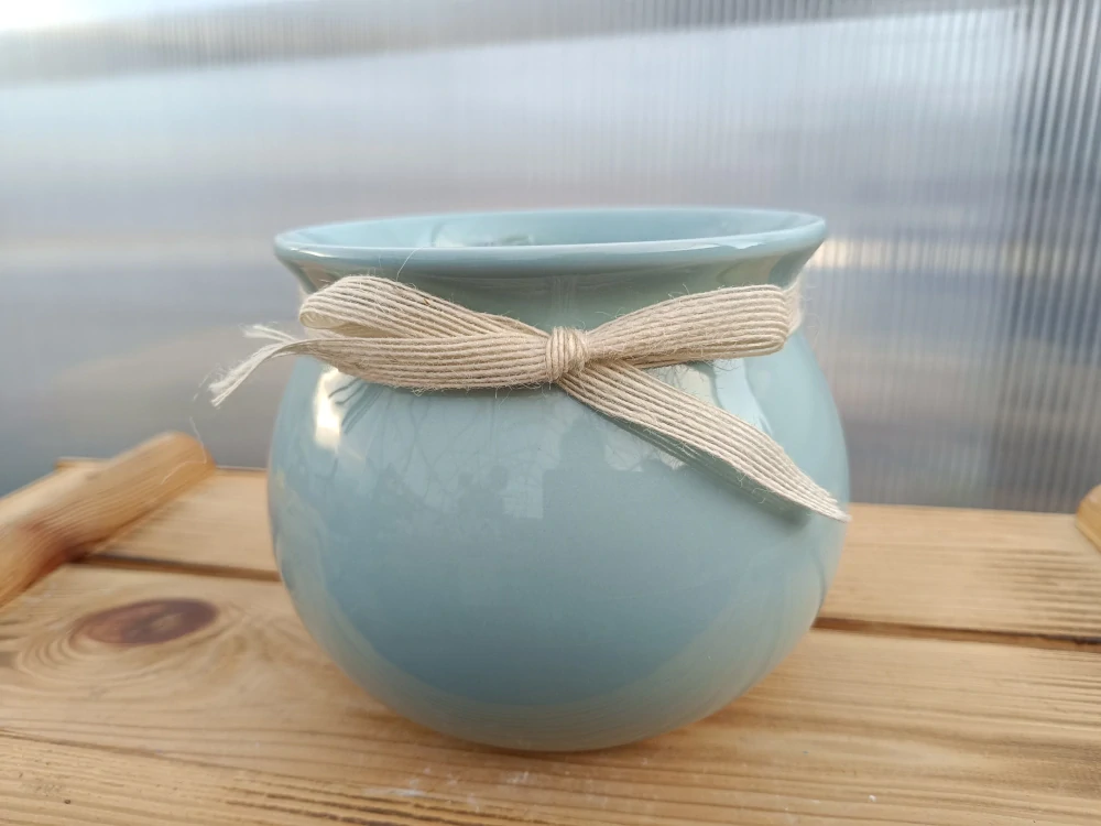 Květináč keramický - modrý s mašlí - 17cm