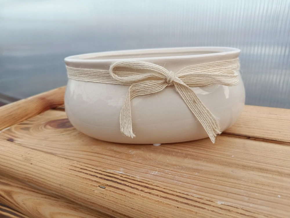 Květináč keramický s mašlí - bílý 18cm