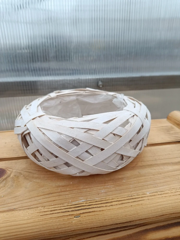 Proutěný květináč bílý 20x8cm
