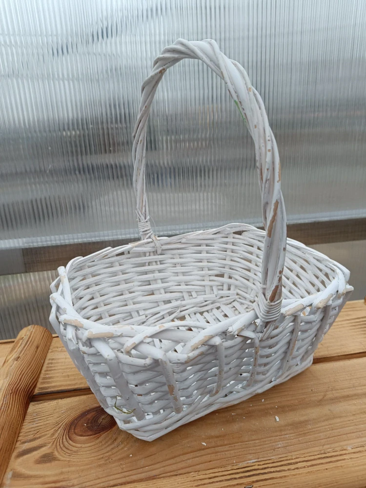 Proutěný košík bílý 25x19x28cm