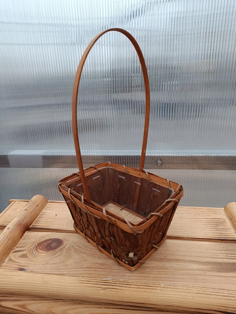Dřevěný dekorativní košík 19x15x32cm