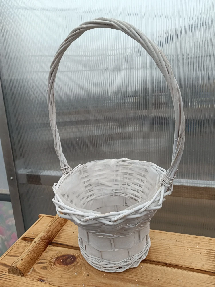 Proutěný košík - bílý 24x44cm