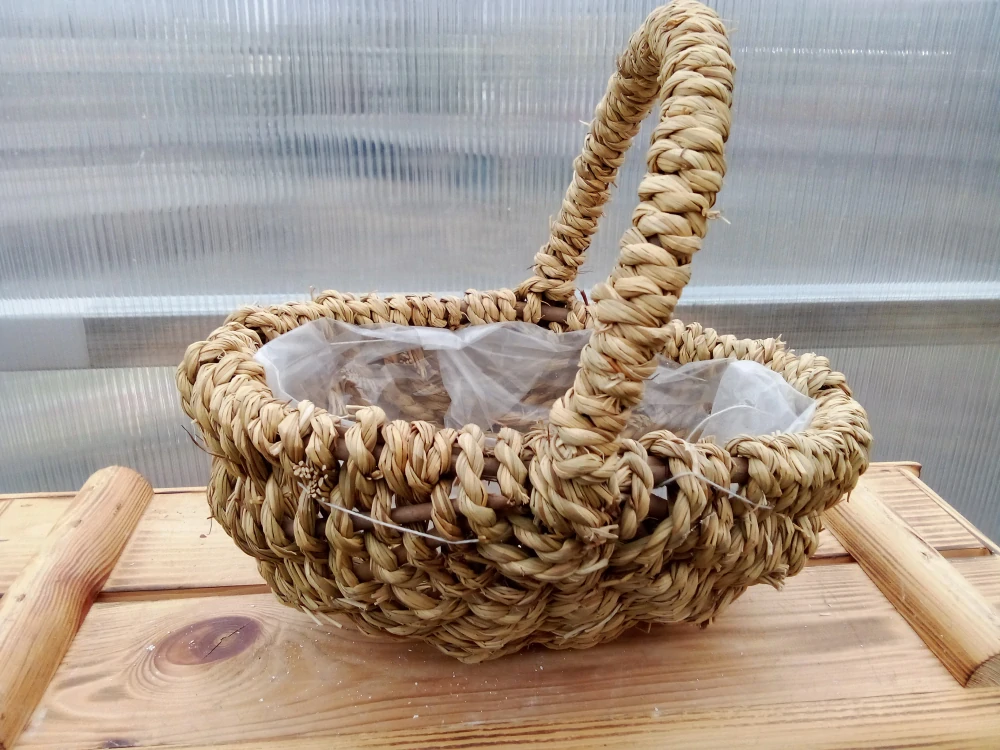 Proutěný košík 28x22x25cm