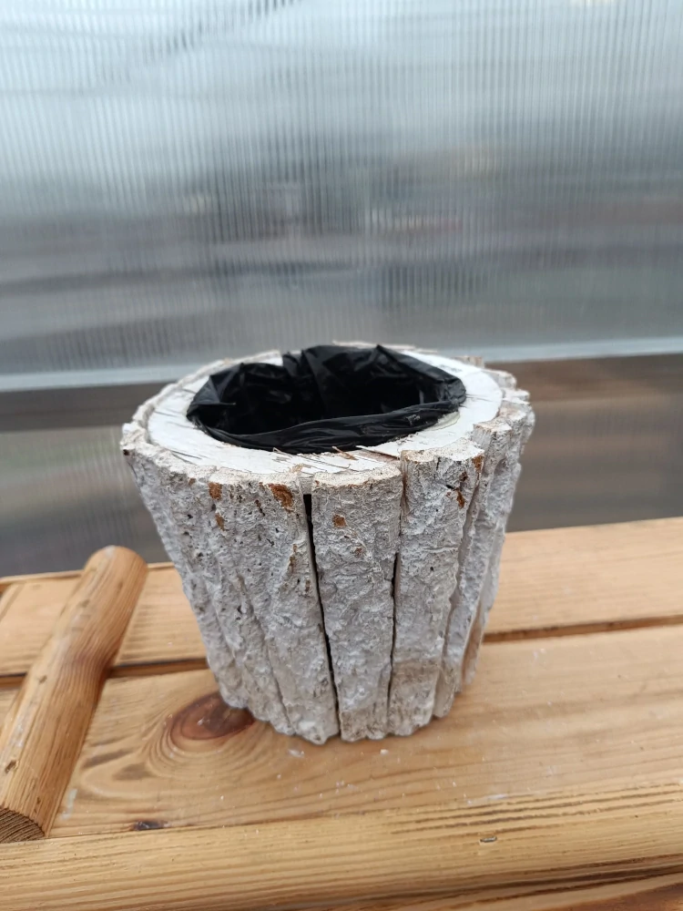 Dřevěný dekorační truhlík - bílý kulatý 17x14cm