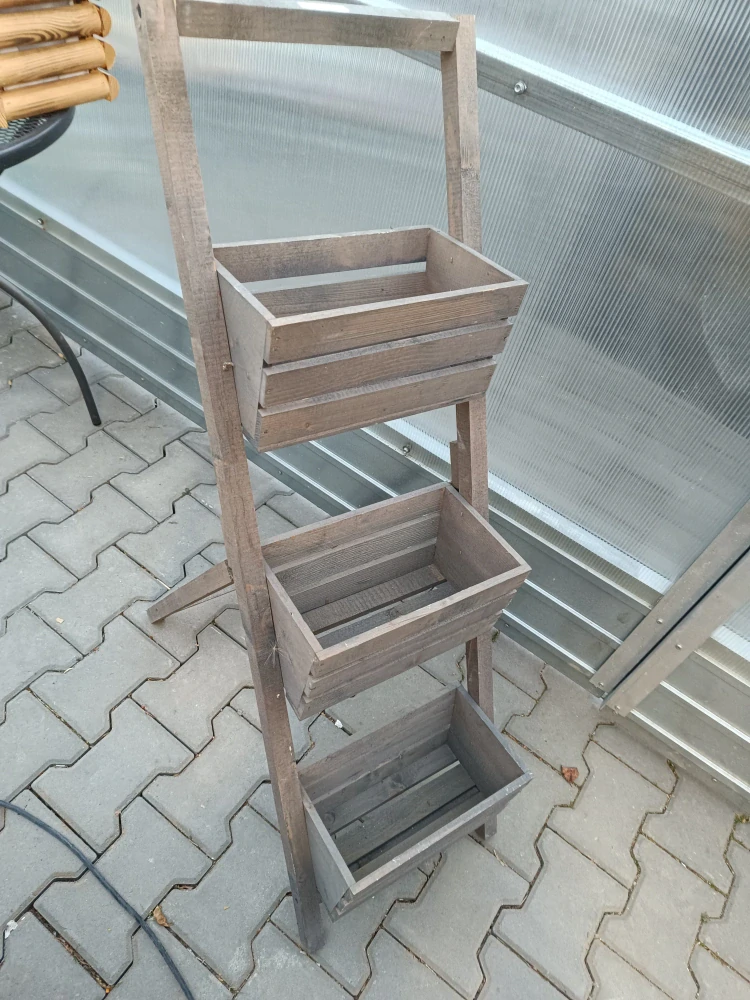 Dřevěný stojan na tři truhlíky šedo-hnědý36x52x106cm