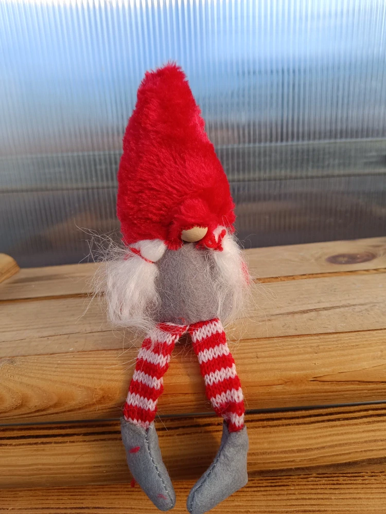 Skřítek - s červenou čepici - dekorace - v20cm
