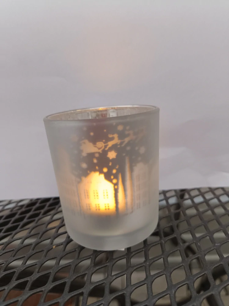 Svícen na čajovou svíčku - vánoční- stříbrný matný 7x8cm