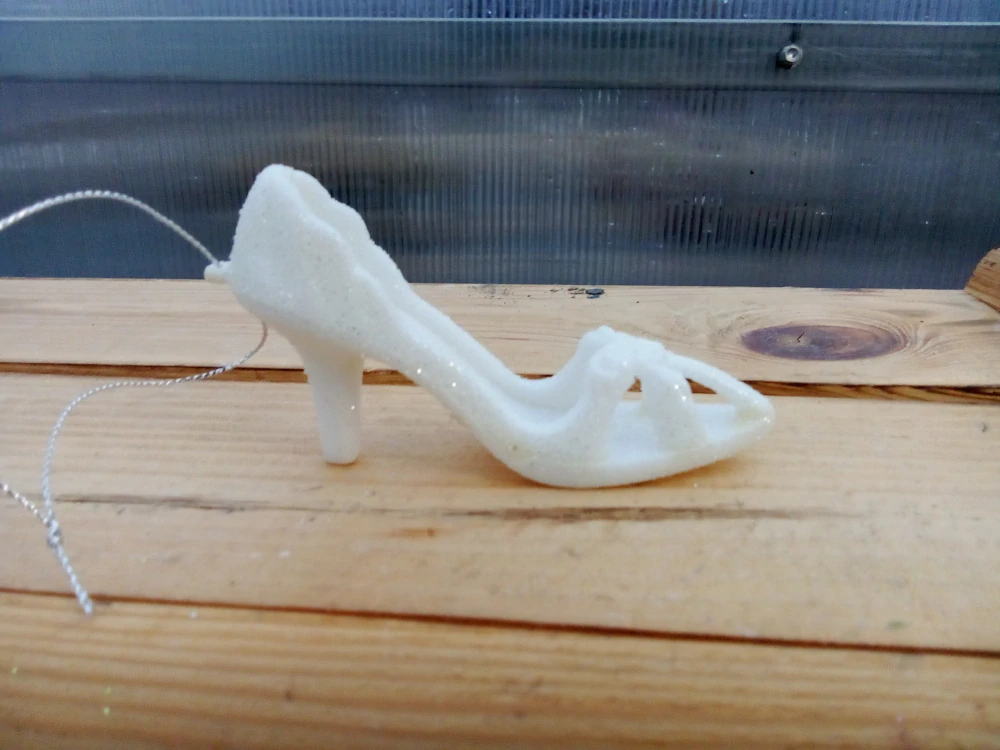 Vánoční dekorace střevíček bilý na zavěšení 10cm