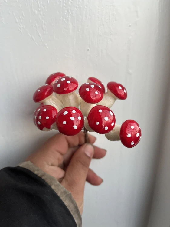 Dekorační větvičky muchomůrky červené 12cm