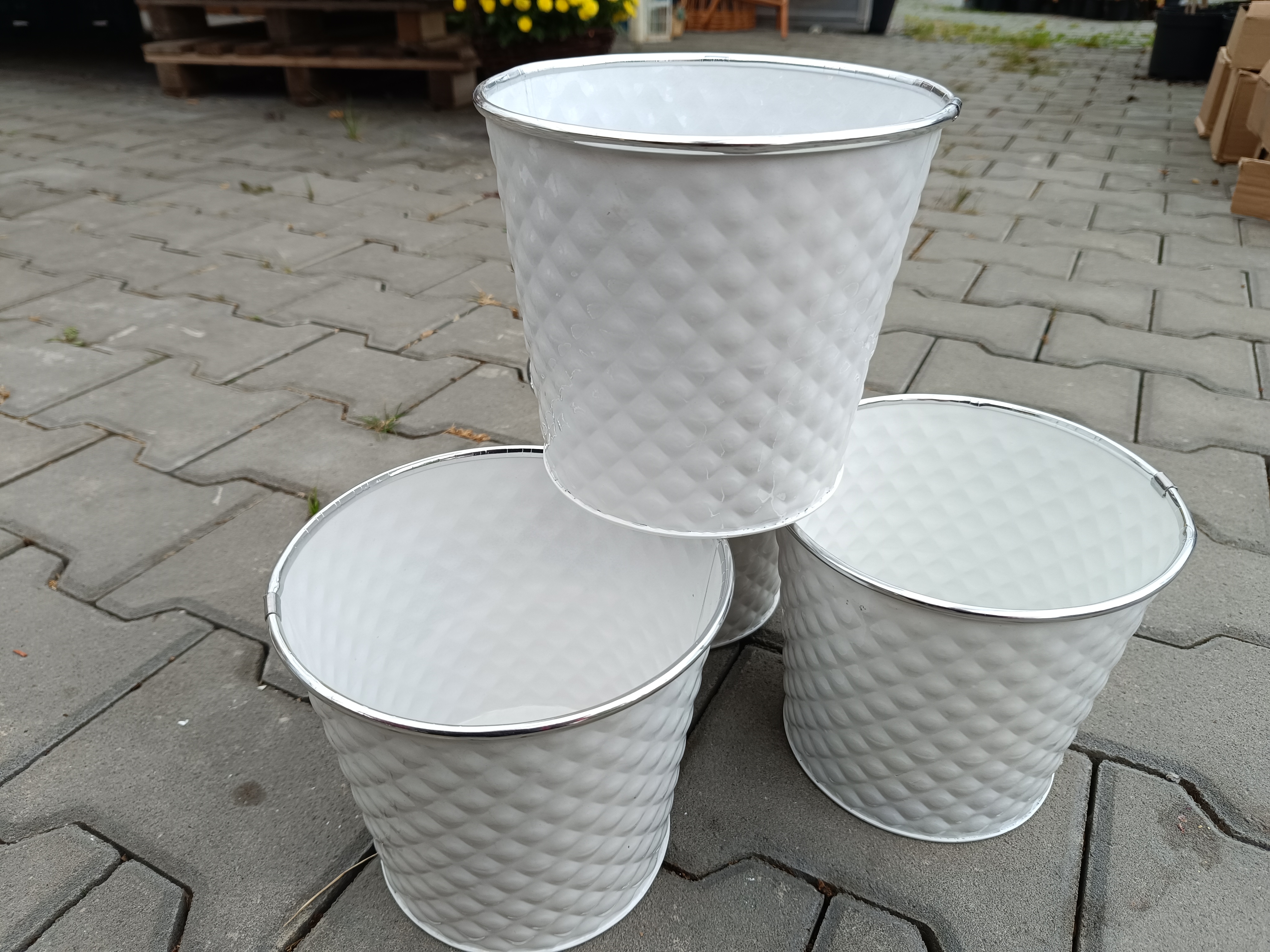 Obal na květináč plech bílý 18cm kulatý se vzorem stříbrný