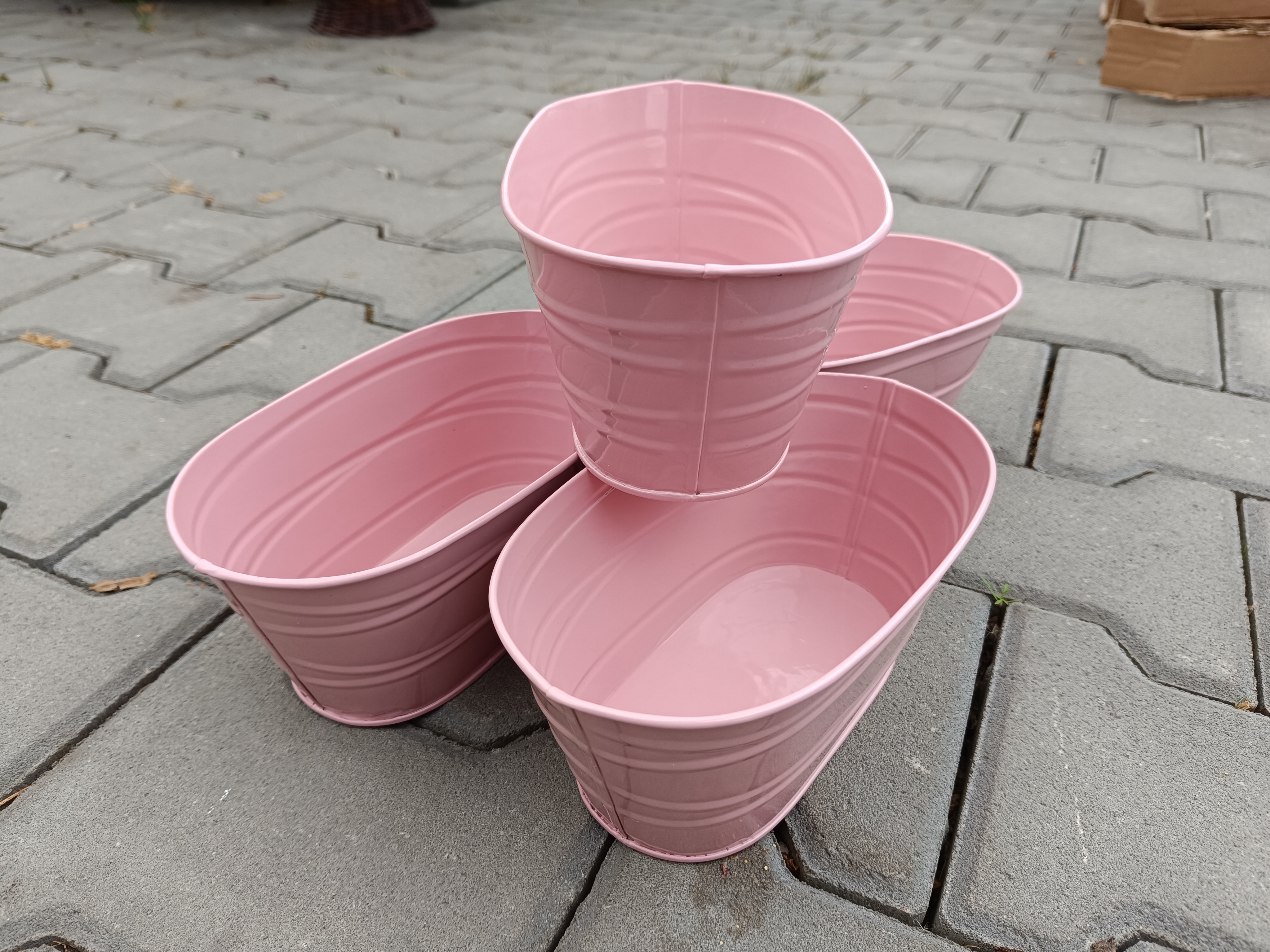 Obal na květináč plech starorůžový 21cm oválny s perforovaným vzorem