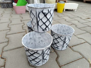 Obal na květináč plech 14cm kulatý perforovaný bílo-černý