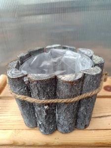 Dřevěný dekorační truhlík Kůra šedý juta kulatý 18cm