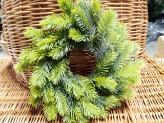 Dekorativní věnec 30cm plastový