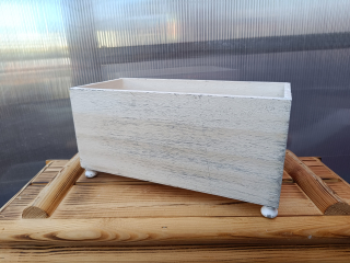 Dřevěný dekorační truhlík bílý - obdelník na nožkách 14x33cm