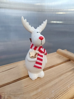 Keramická figurka - sob se šálou - 14cm