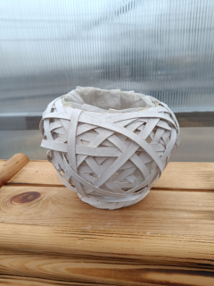 Proutěný květináč bílý 19x15cm