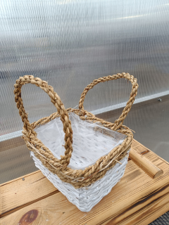 Proutěný košík - bílo-hnědý 25x19x30cm