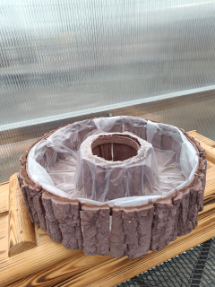 Dřevěný dekorační truhlík kulatý -řez stromu- hnědá 32x9cm