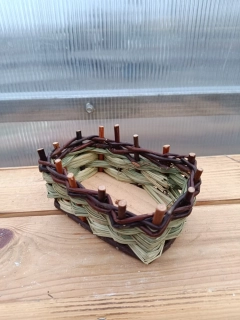 Proutěný košík hnědý 15x9x6.5cm