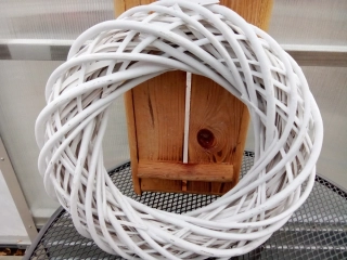 Proutěný věnec bílý 40cm