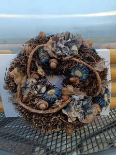 Vánoční věnec - s dekorací (bodláky, žaludy..) 24cm