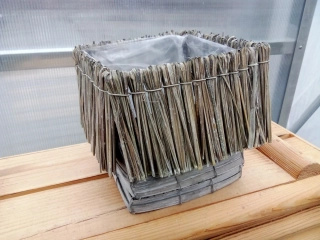 Proutěný košík šedý 16cm
