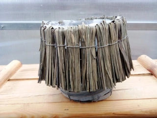 Proutěný košík šedý 15cm